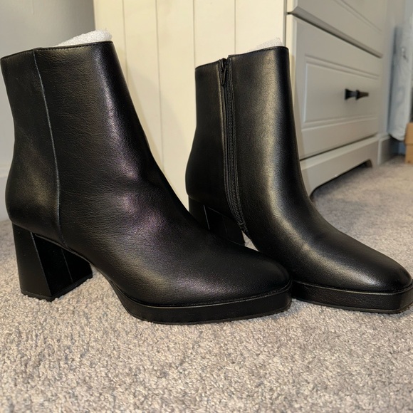 Chinese Laundry Platform Bootie - Picture 5 of 9